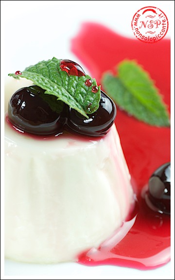 Panna cotta alle amarene Panna cotta alle amarene
