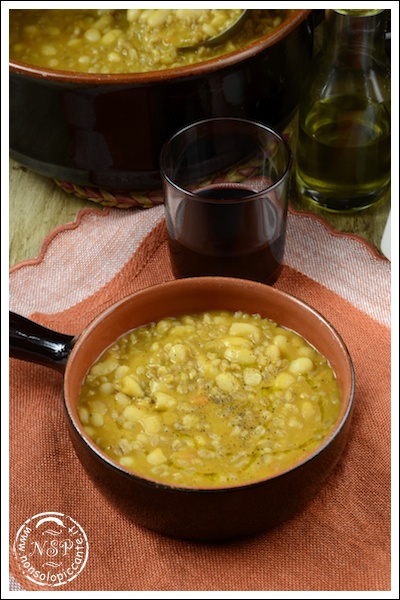 Zuppa di fagioli e farro Zuppa di fagioli e farro