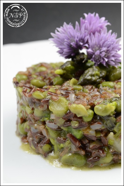 Riso rosso con asparagi e piselli Riso rosso con asparagi e piselli