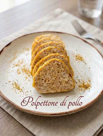polpettone di pollo in tavola primo piano