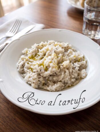 riso al tartufo - piatto foto verticale