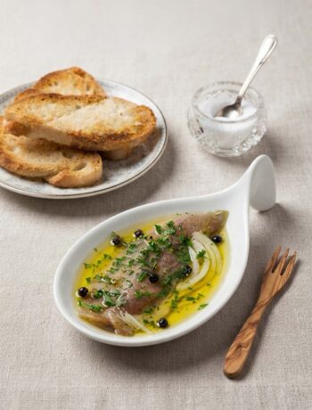 piatto con sgrombro marinato