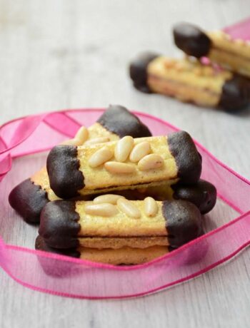 biscotti pinoli e cioccolato