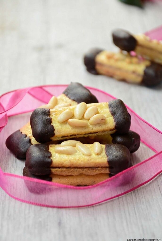 biscotti pinoli e cioccolato