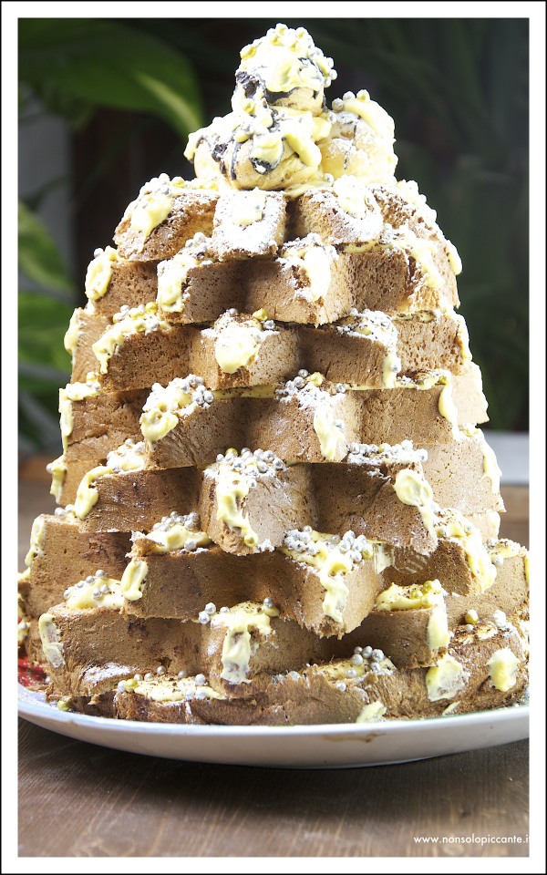 Pandoro Albero Di Natale.Ricetta Pandoro Farcito Le Ricette Di Nonsolopiccante It