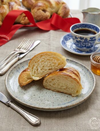 piatto croissant francesi aperti
