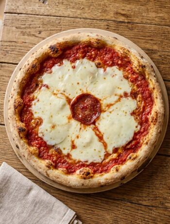 pizza licoli su piatto