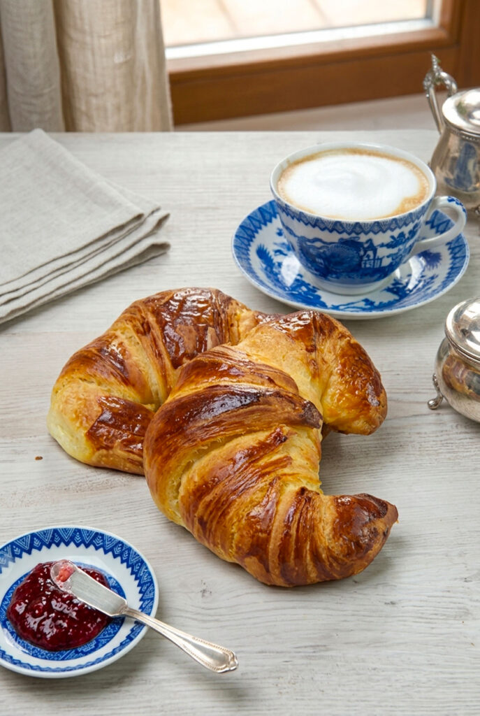 Croissant sfogliati con marmellata