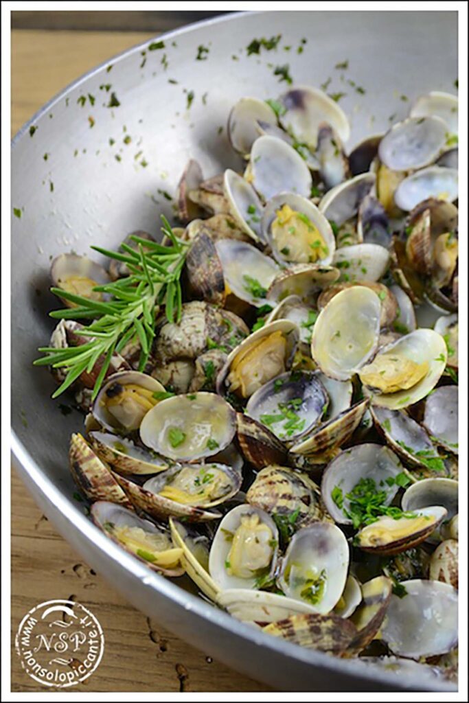 Padella con soute di vongole