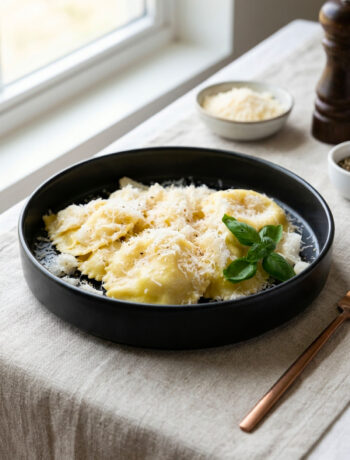 Ravioli parmigiano e pere