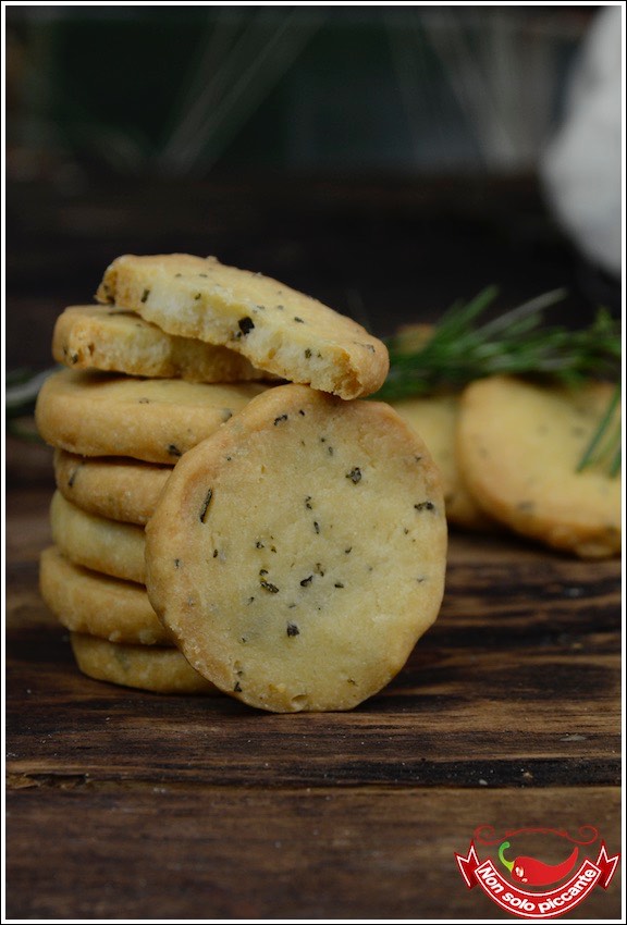 Biscotti-salati-al-rosmarino
