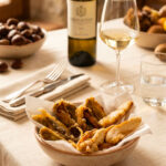 ciotola di funghi porcini fritti in pastella leggera